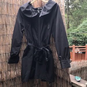 Vertigo black raincoat